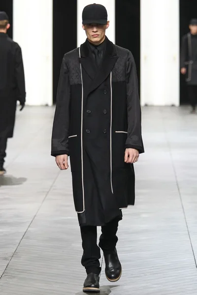 Look 38